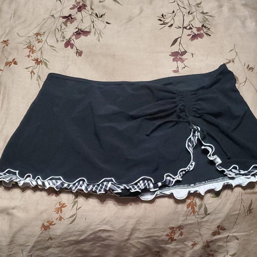 Black Ruffled Women's Swim Skirt